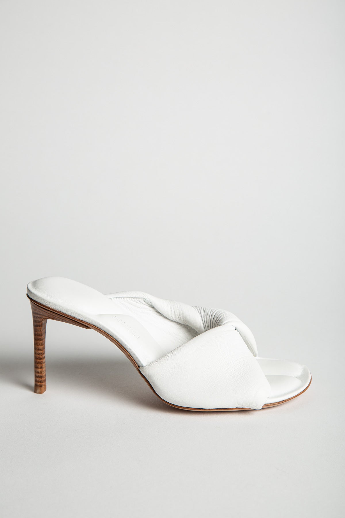 JACQUEMUS BAGNU HEELS