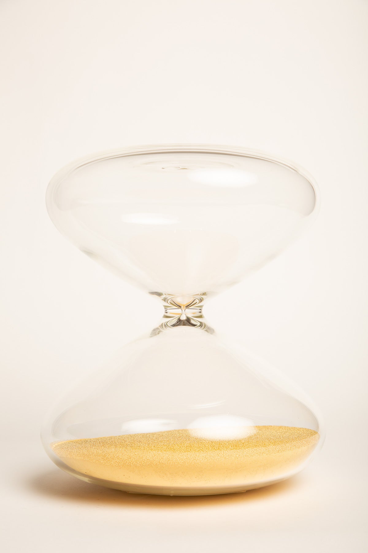 The Hourglass 30′ gold Ltd edition by Marc Newson – HG 30 gold –  Exceptional Objects