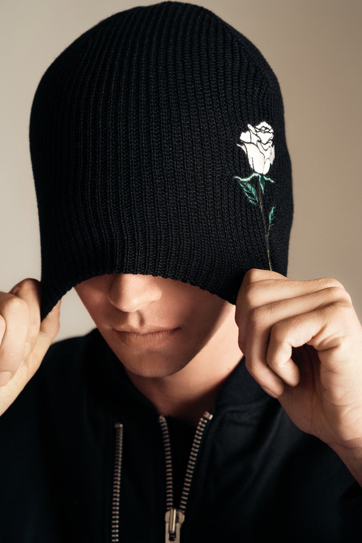 UNDERCOVER | FLOWER BEANIE