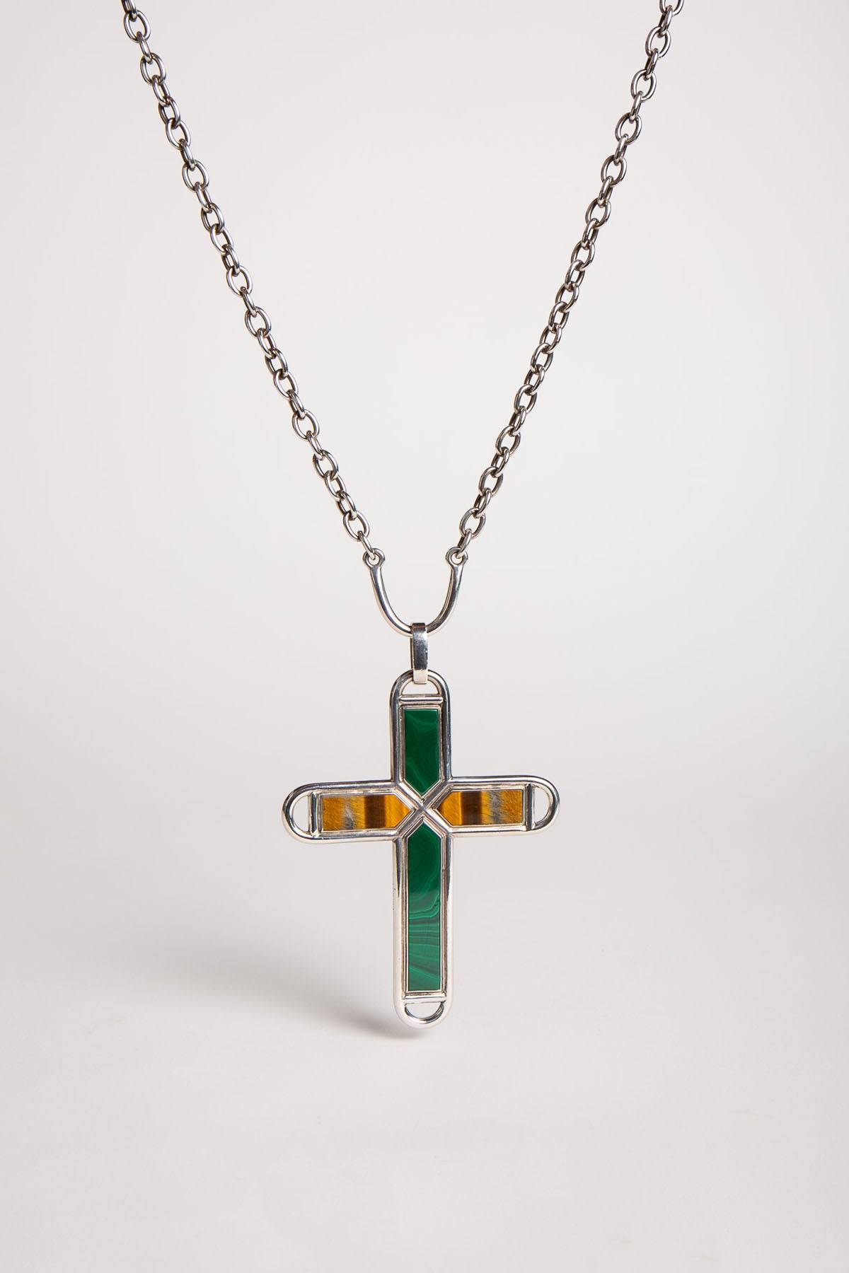 MAXFIELD PRIVATE COLLECTION | 1960'S AGATE CROSS NECKLACE