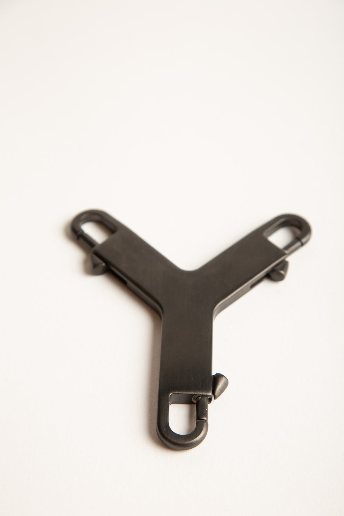 RICK OWENS | 3 PRONG KEYCHAIN