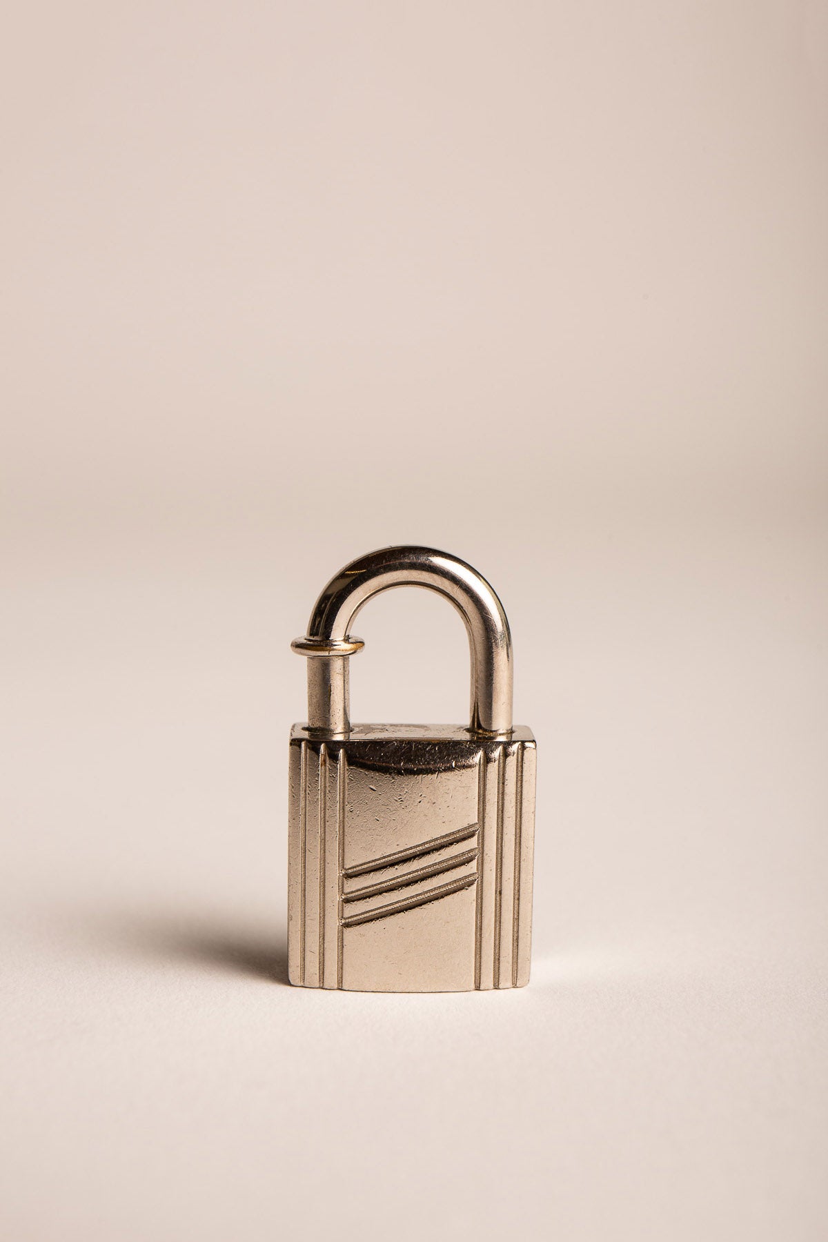 Hermes padlock online