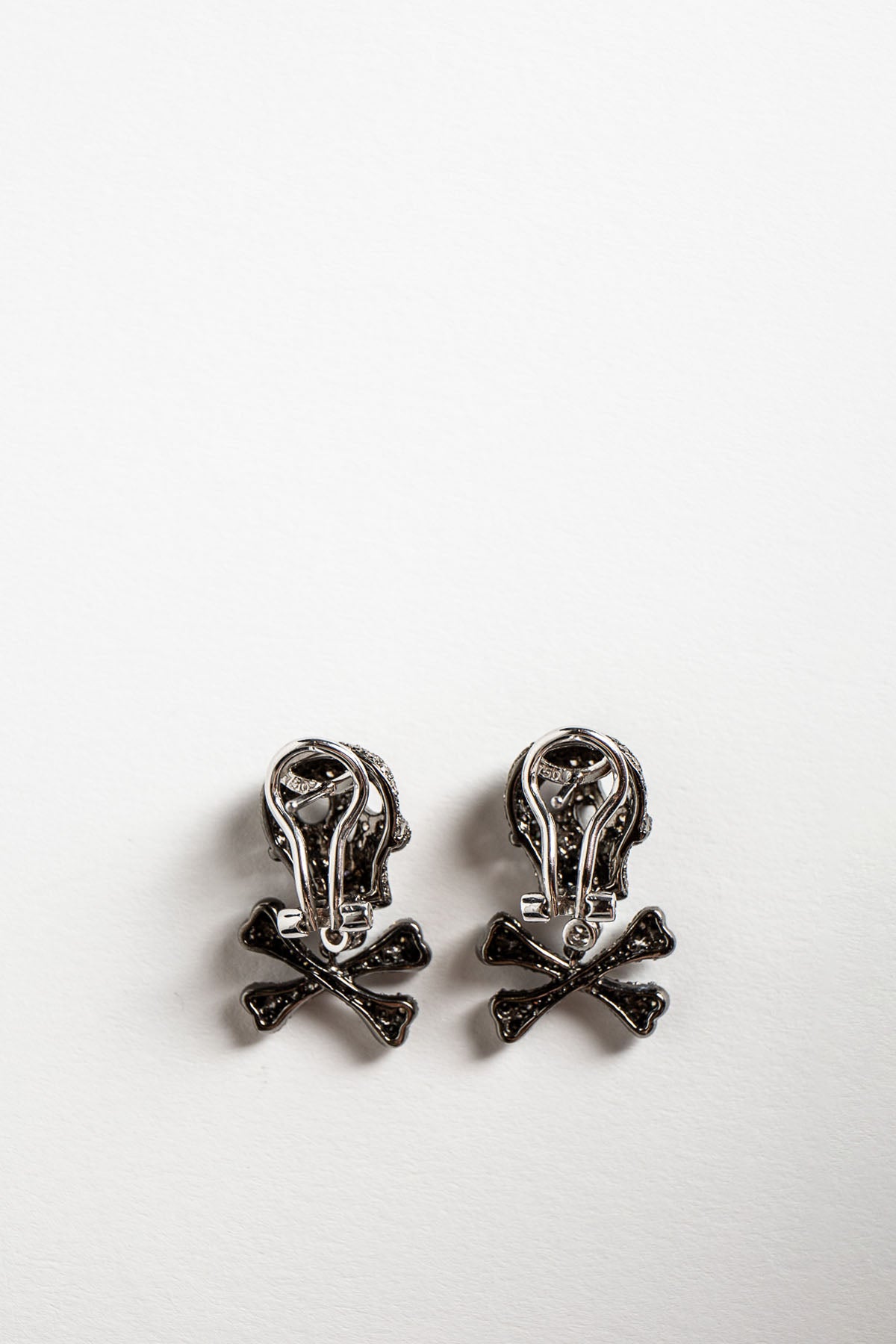 MAXFIELD PRIVATE COLLECTION | DIAMOND SKULLBONE EARRINGS - MAXFIELD LA