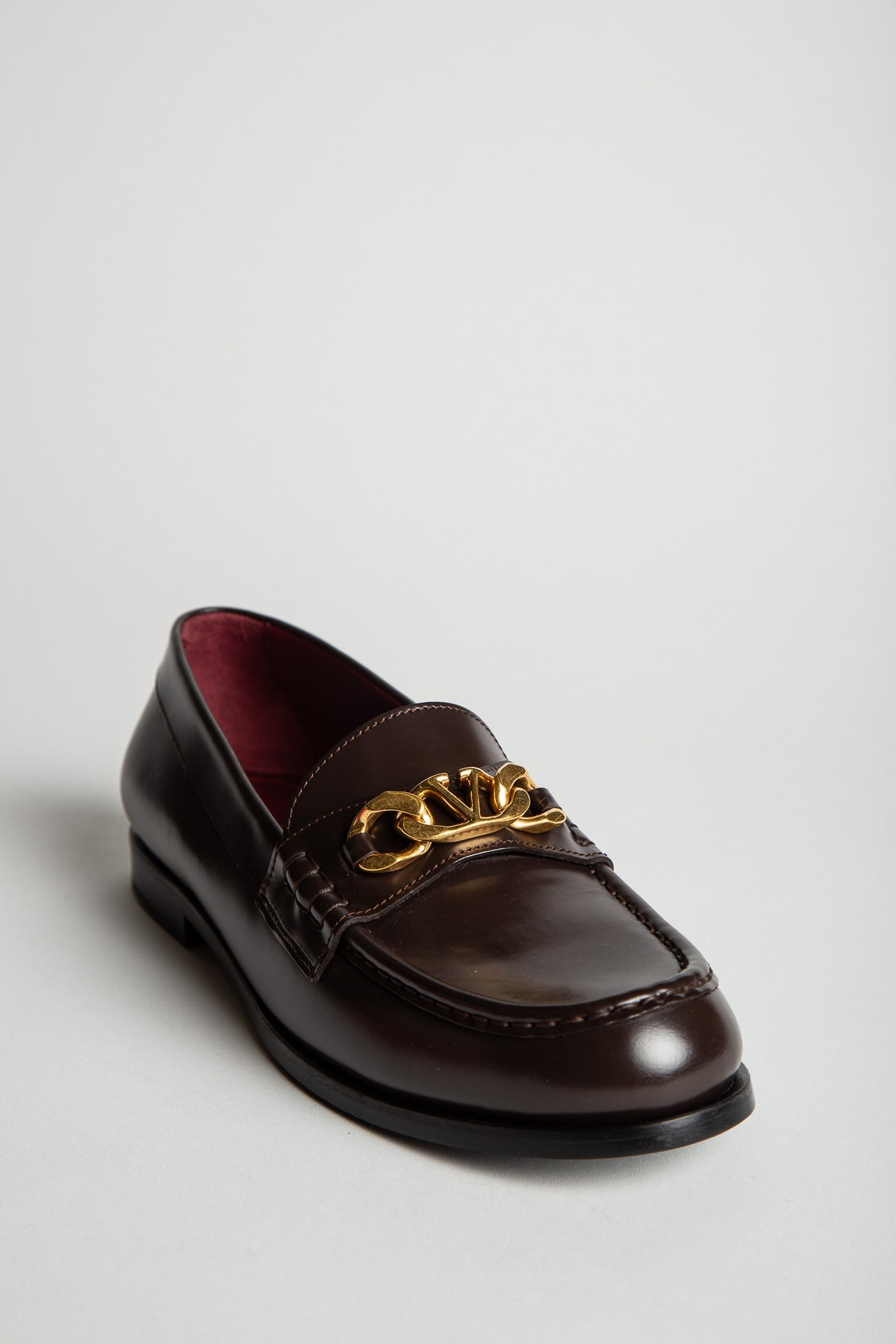 VALENTINO GARAVANI | V-LOGO CHAIN LOAFERS - MAXFIELD LA