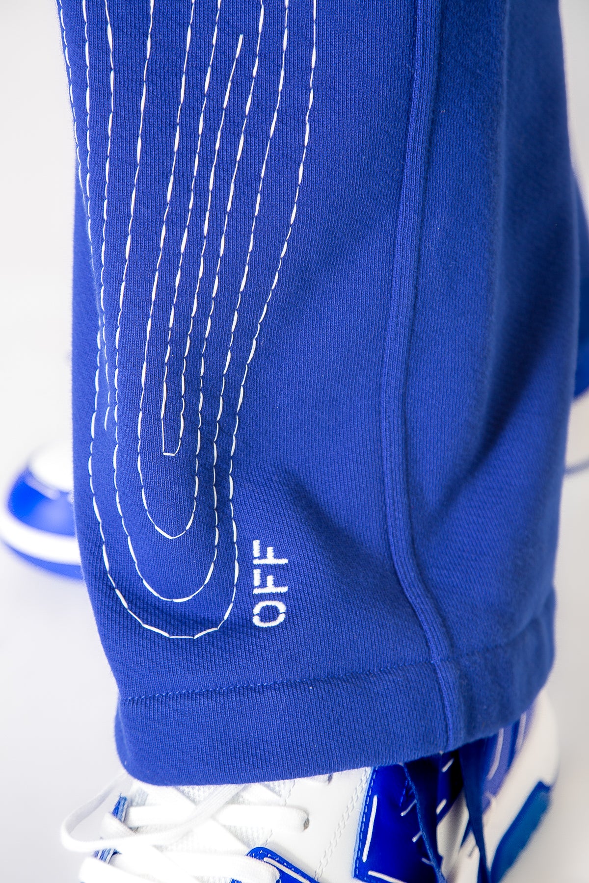 OFF WHITE BODY STITCH SKATE SWEATPANTS