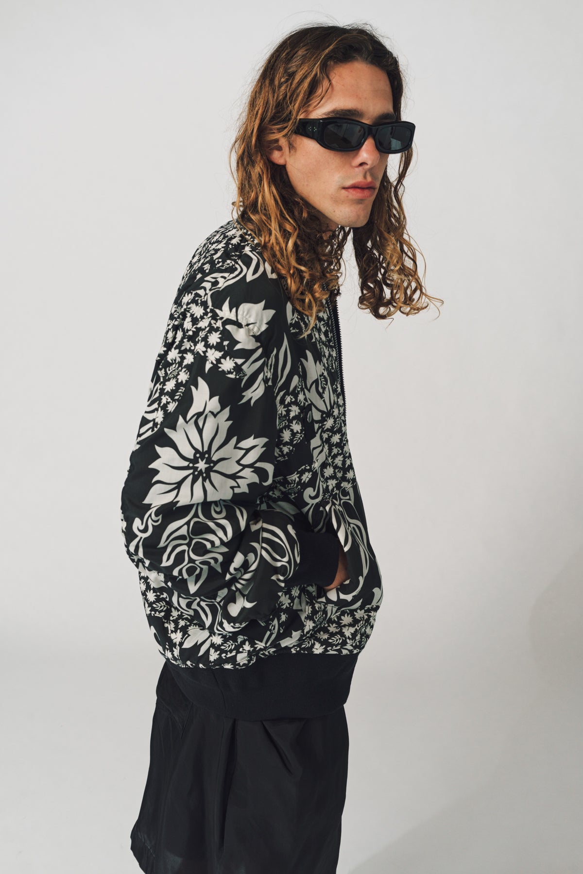 SACAI | FLORAL PRINT EMBROIDERED BLOUSON