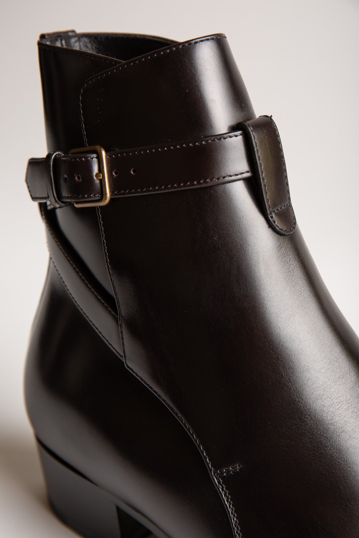 Saint laurent hotsell wyatt chelsea boots