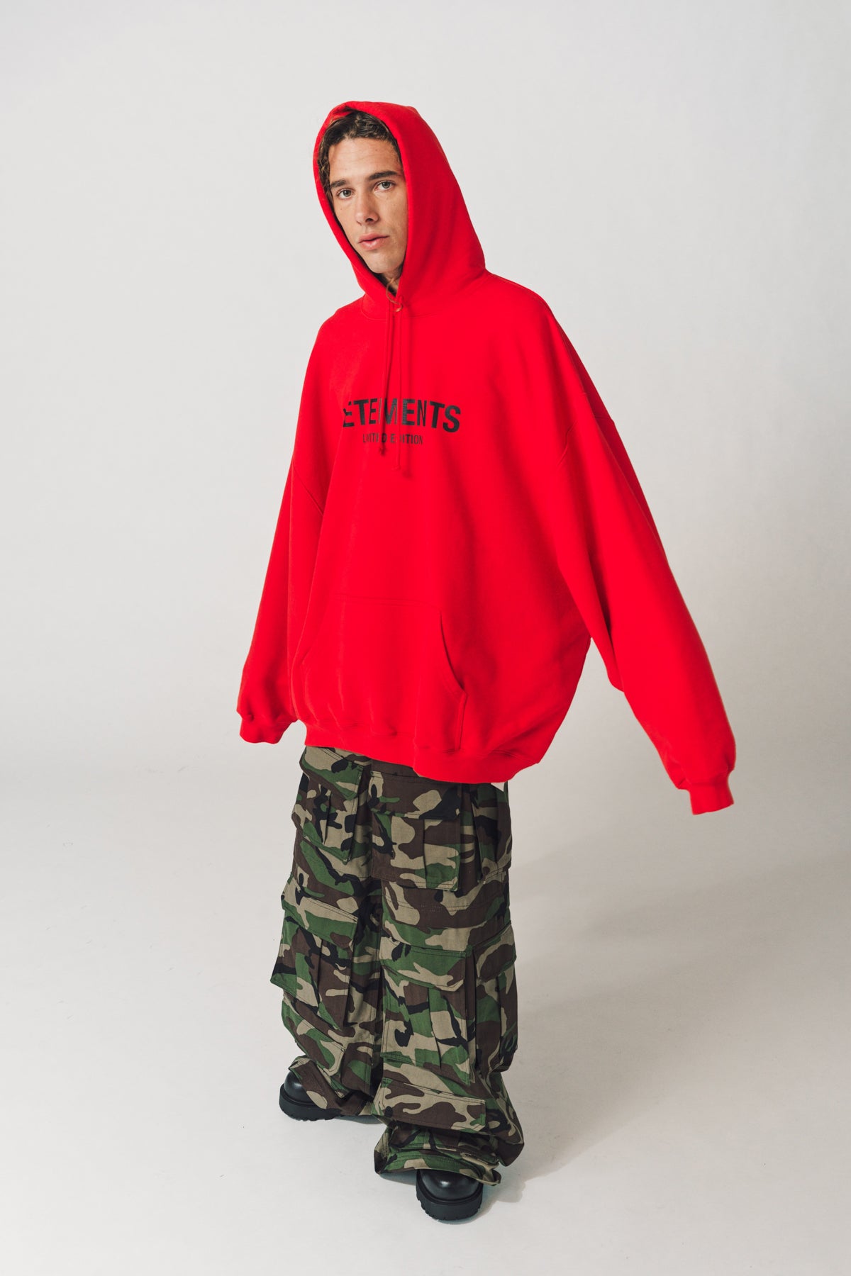 VETEMENTS | LIMITED EDITION HOODIE