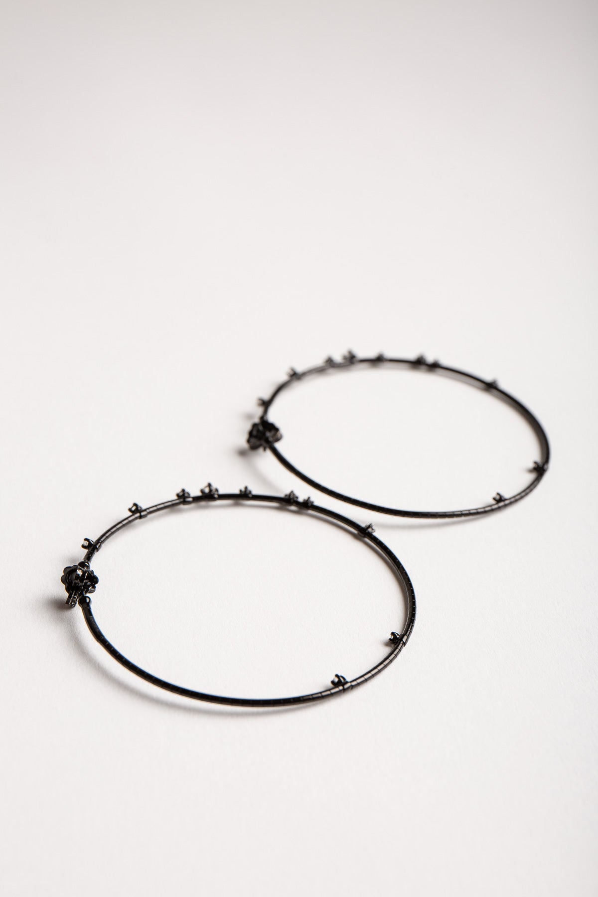 MATTIA CIELO | BLACK GOLD DIAMOND HOOP EARRINGS