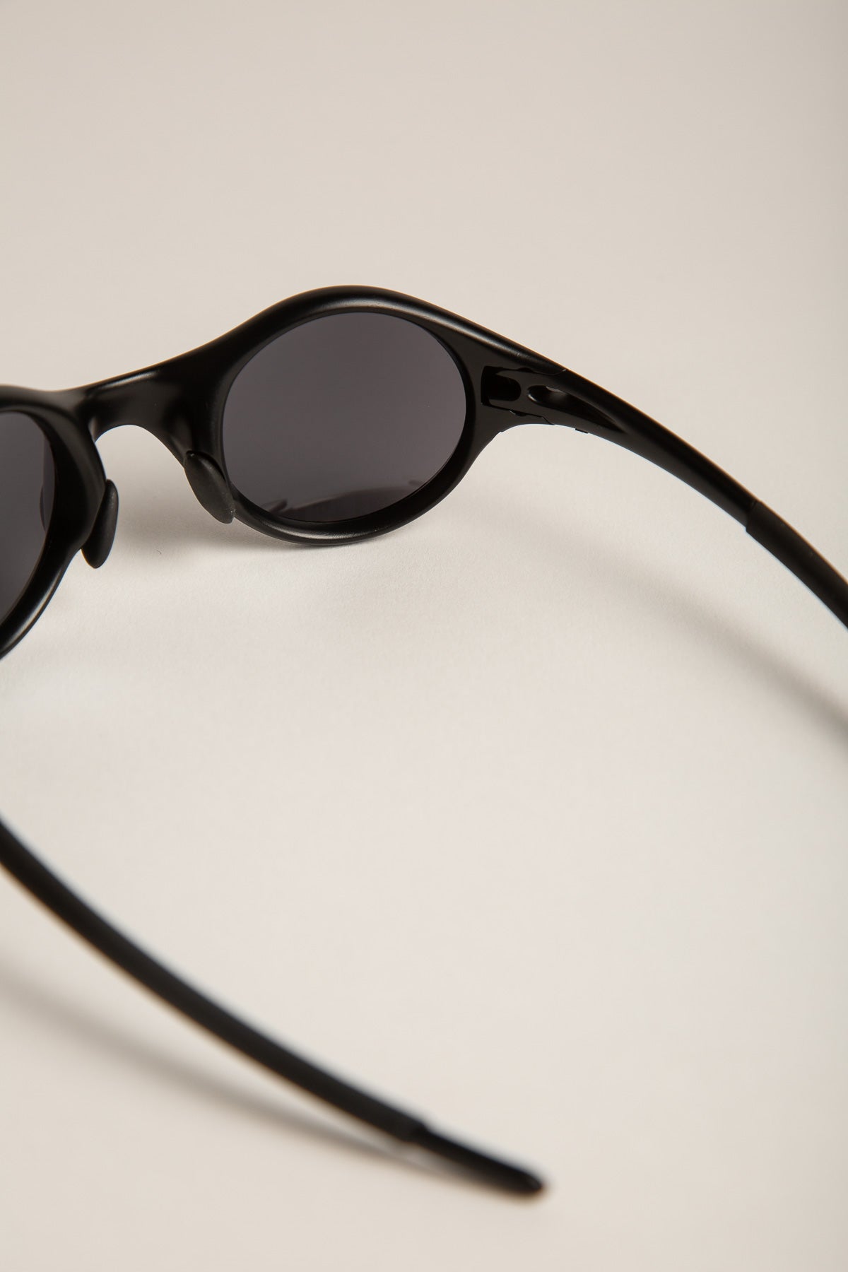 OAKLEY | 1998 MOON ROUND SUNGLASSES