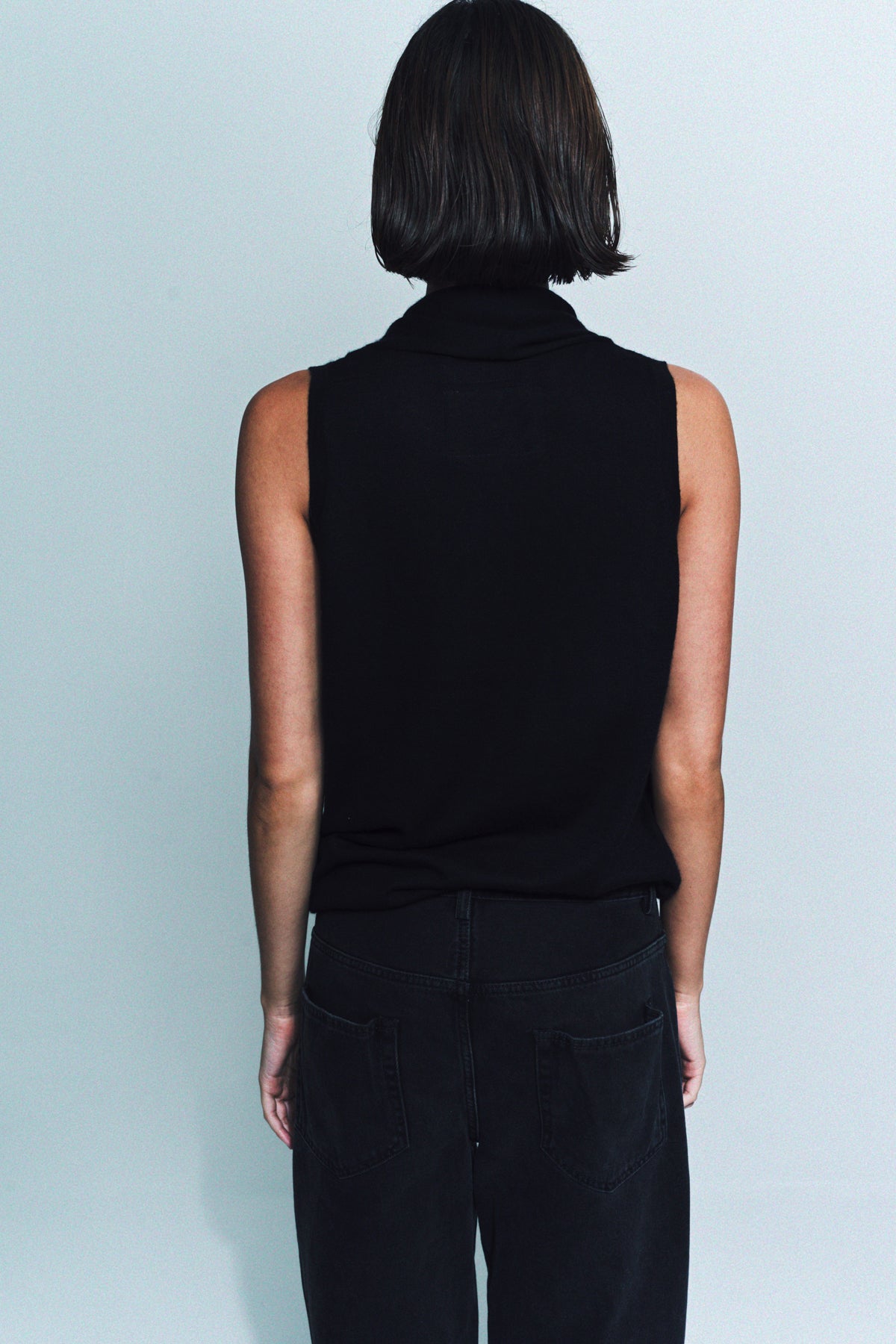 FRENCKENBERGER | SLEEVELESS CROSS SHIRT