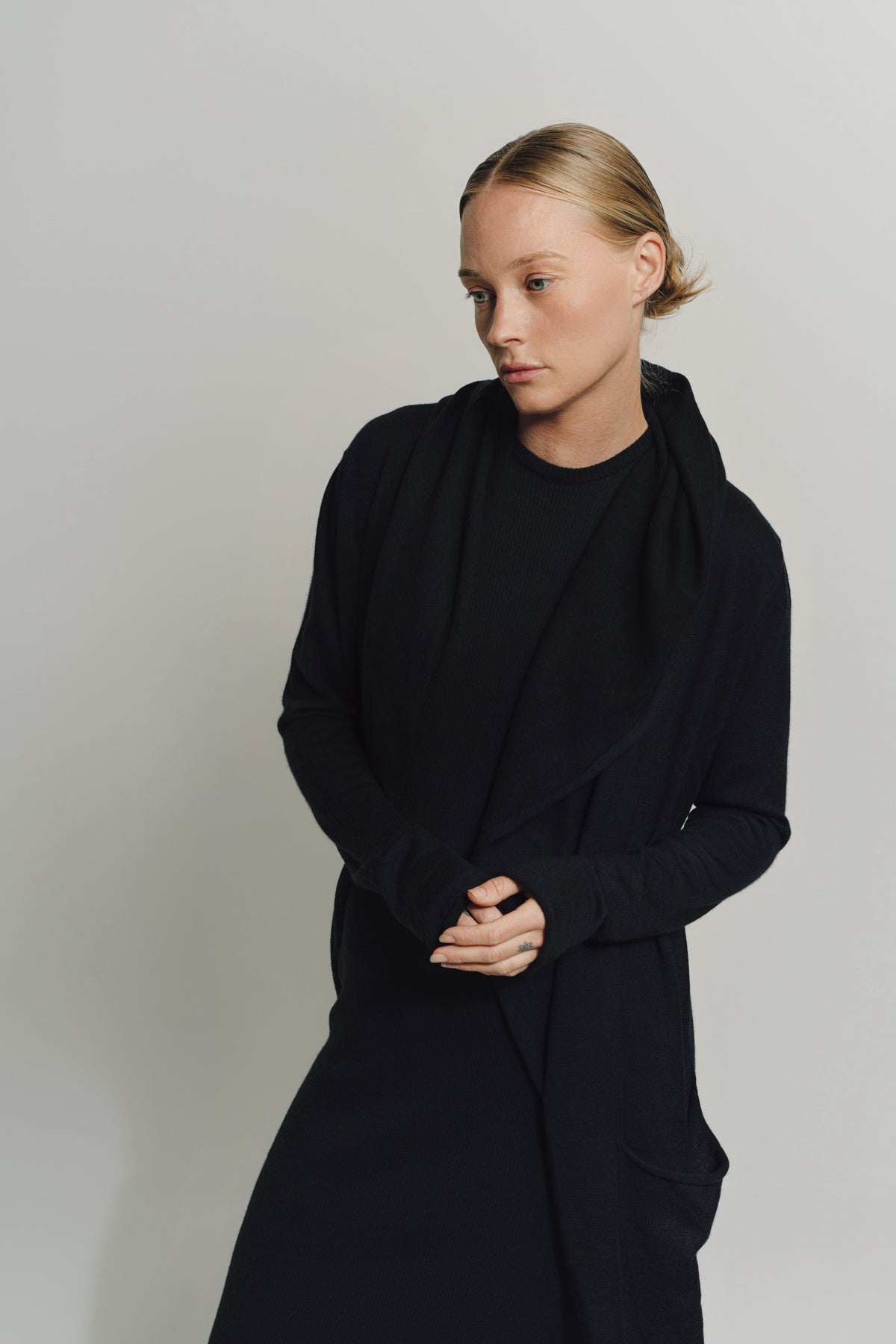 LARS ANDERSSON | HOODED LONG CARDIGAN