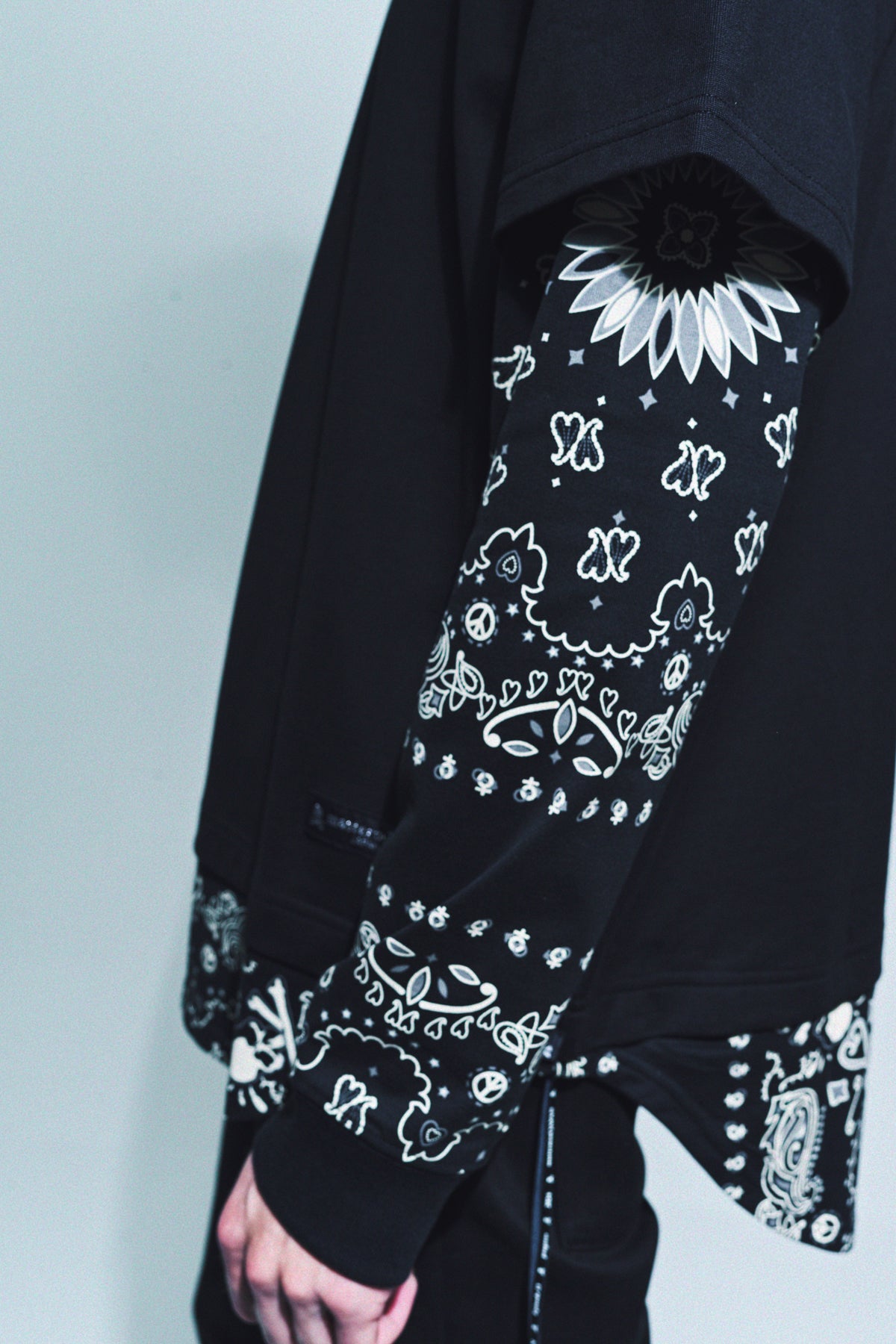 MASTERMIND | BANDANA LAYERED TEE