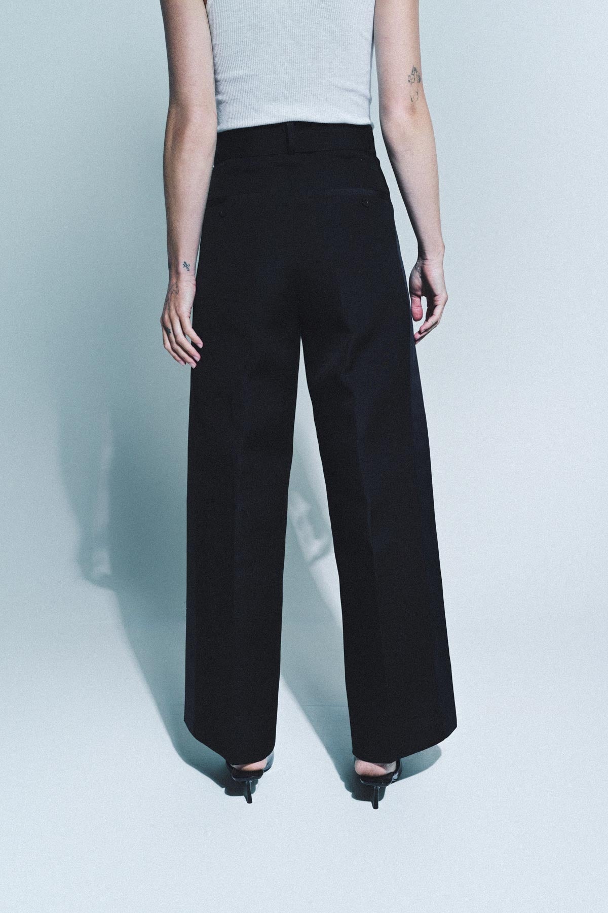 SACAI | DOUBLE FACE SILK PANTS