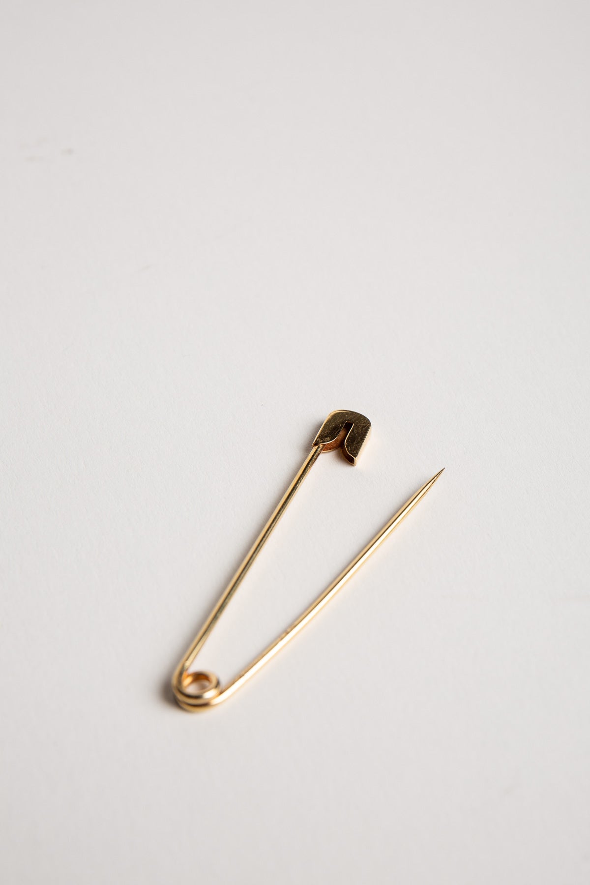 CARTIER | 1960'S 18K YELLOW GOLD SAFETY PIN