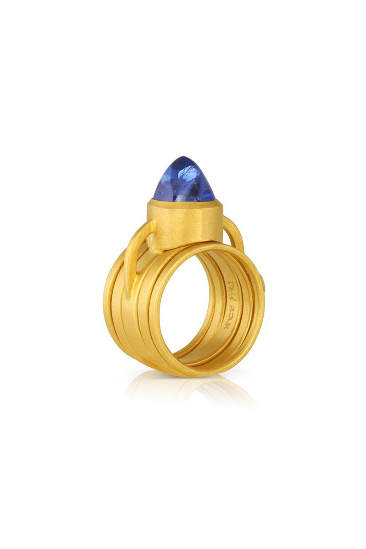 HERNSDORF | QUINT RING WITH BULLET CUT SAPPHIRE