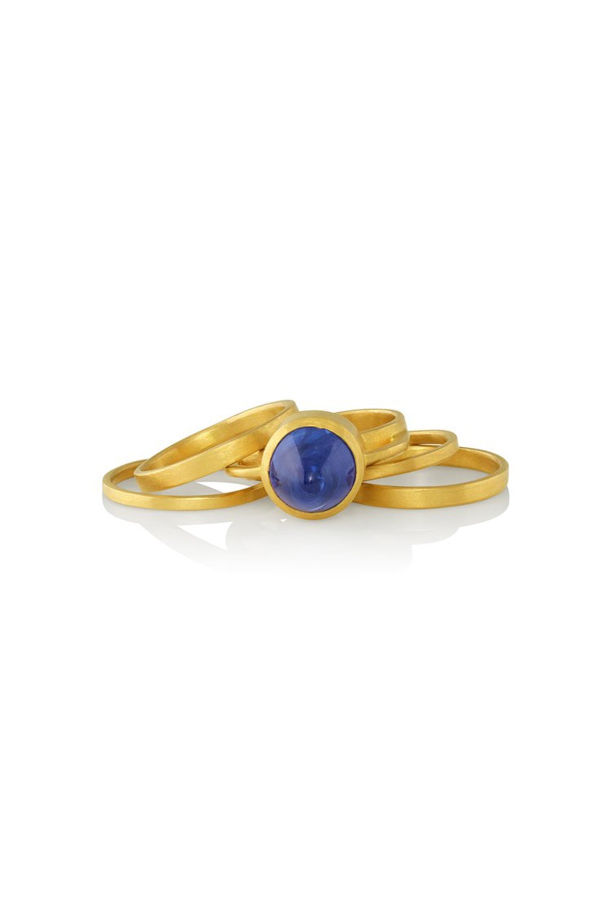 HERNSDORF | QUINT RING WITH BULLET CUT SAPPHIRE