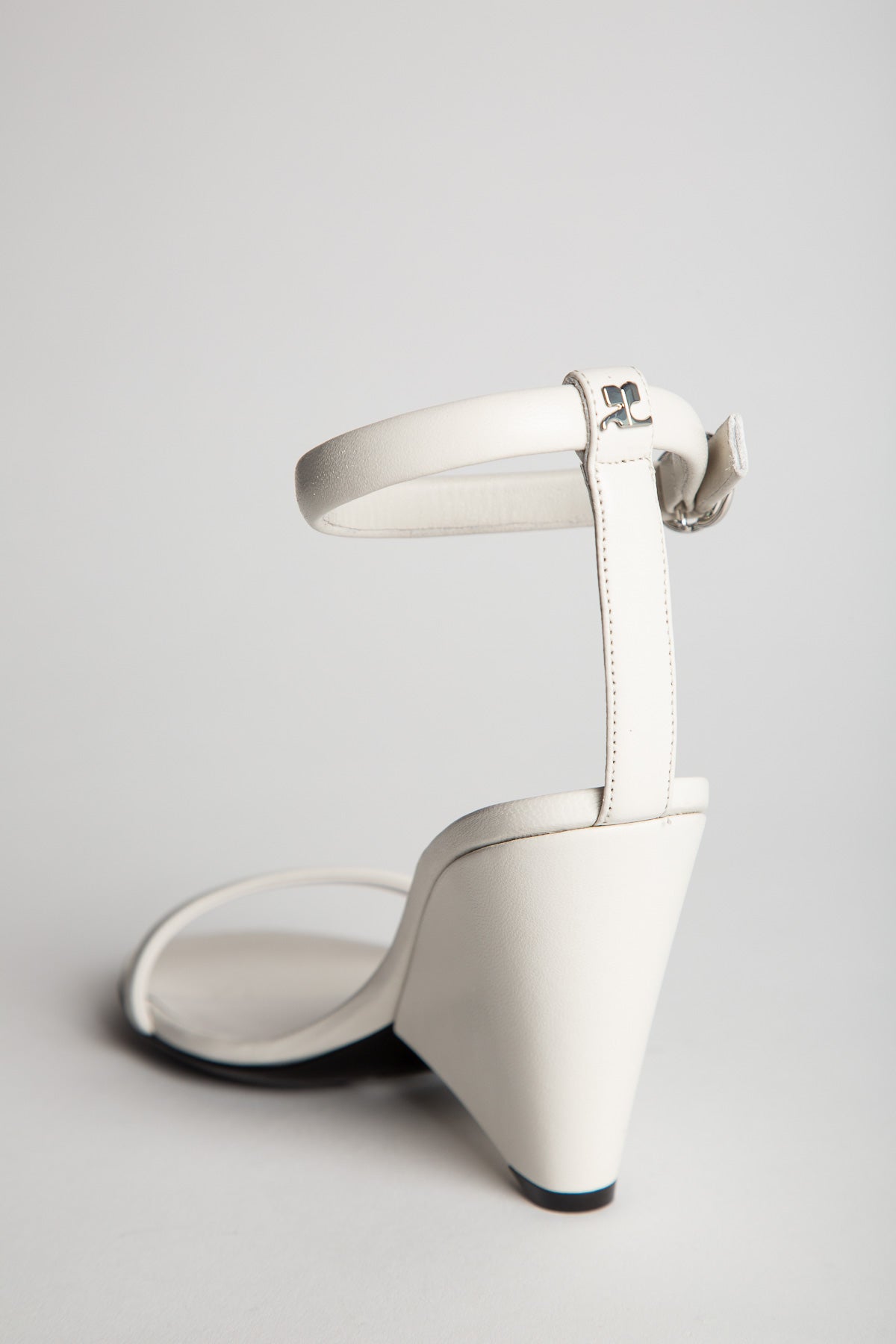 COURRÈGES | OBLIQUE LEATHER SANDALS