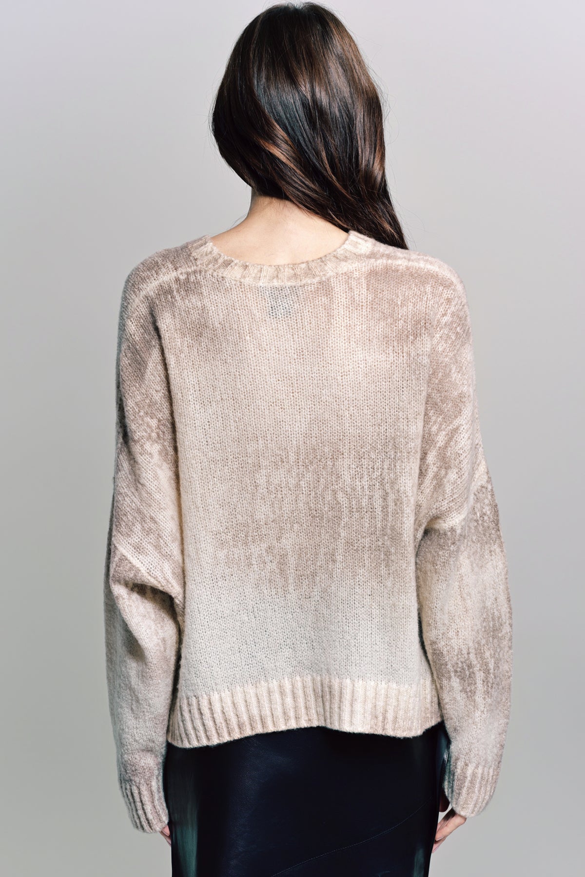 AVANT TOI | MARBLE V-NECK SWEATER