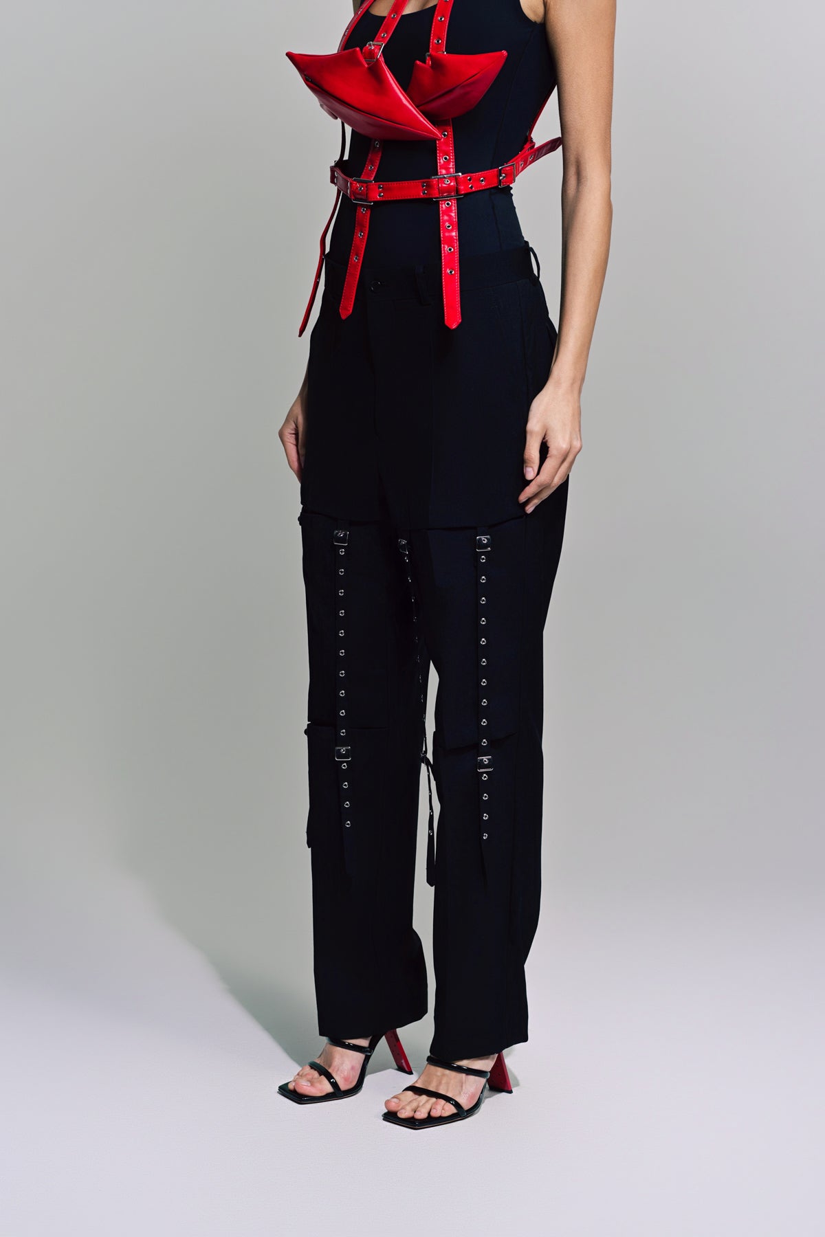 NOIR KEI NINOMIYA | STRAP OXFORD PANTS