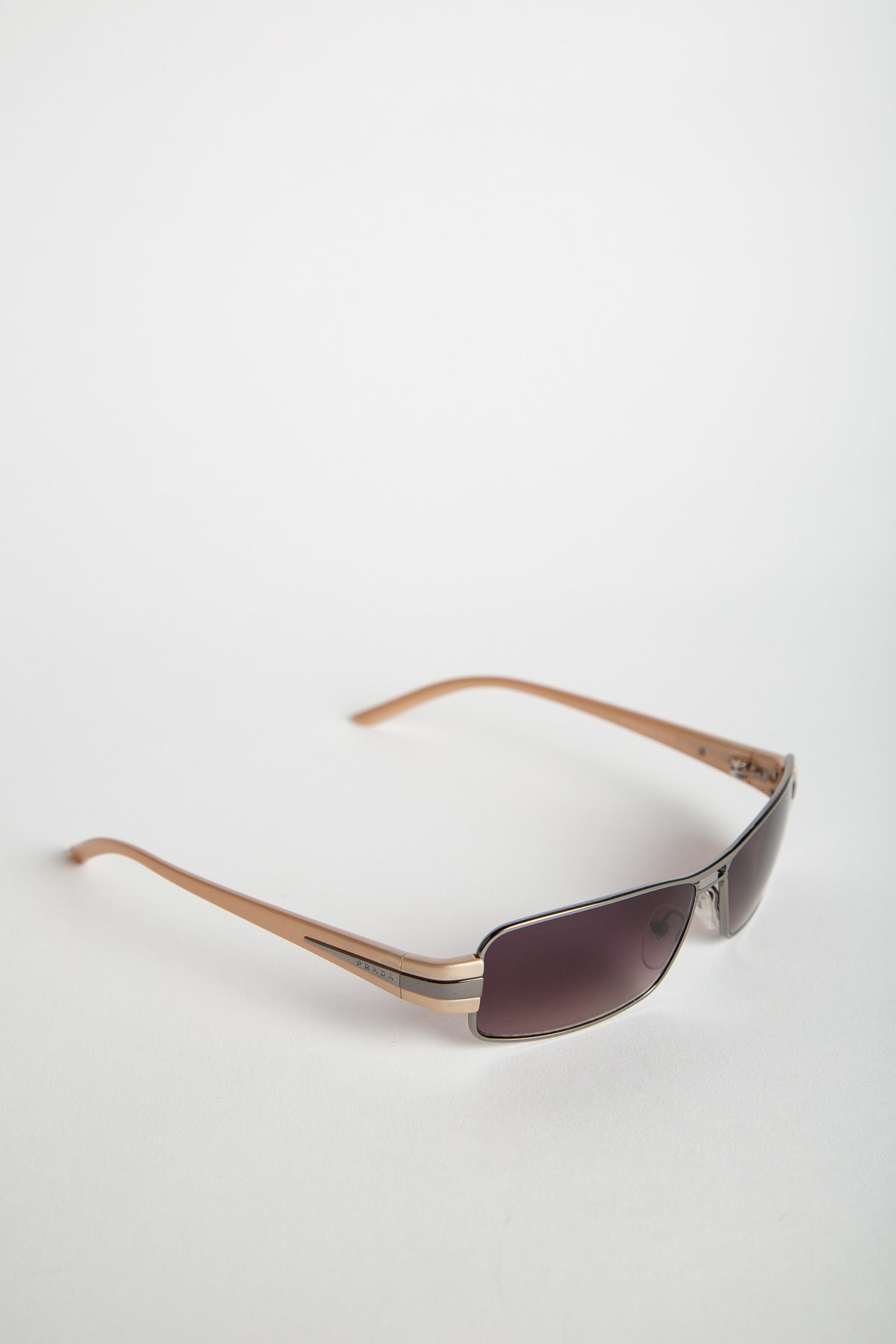 PRADA | 2000'S SLEEK SPR50 SUNGLASSES