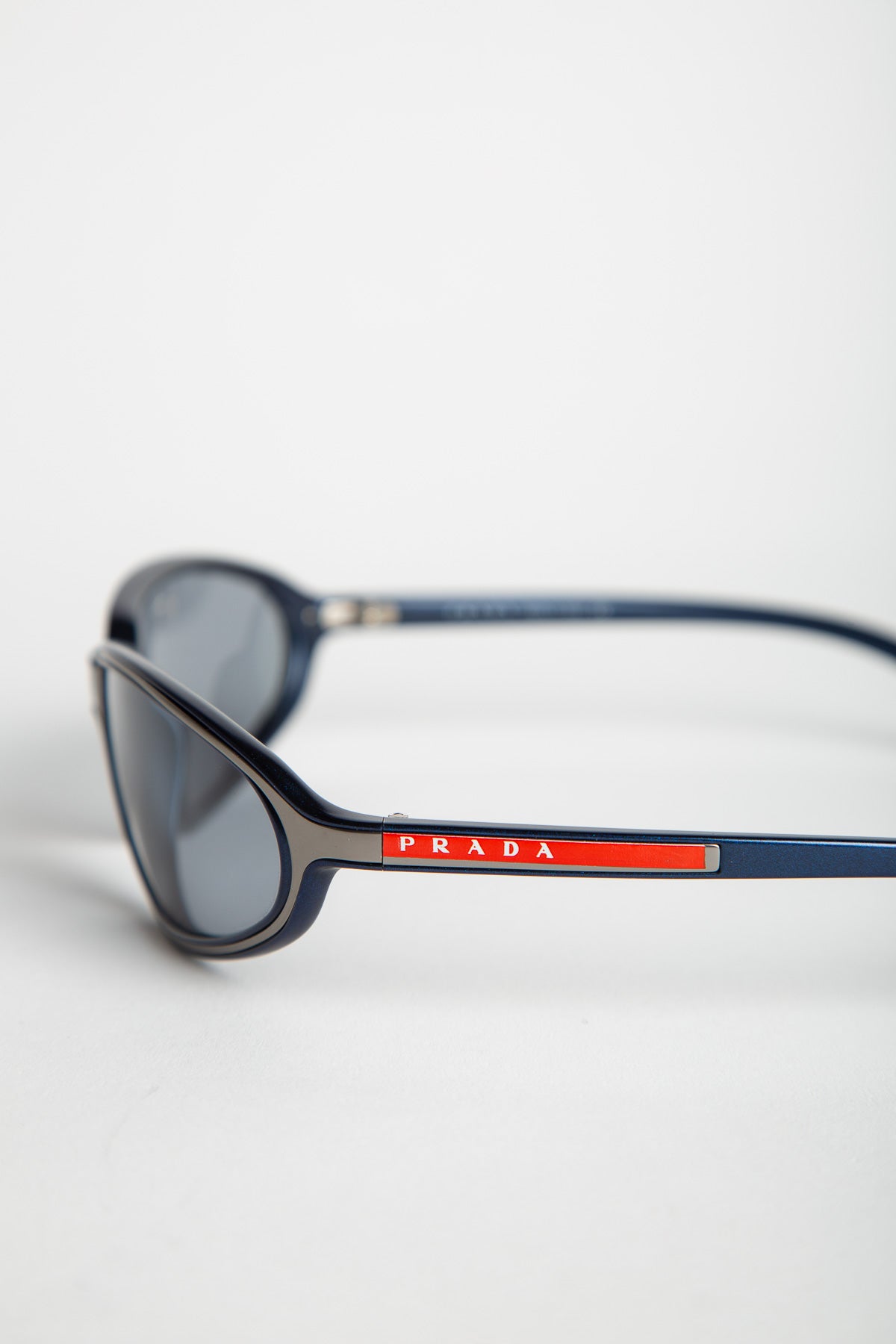 PRADA | 2000'S OVERSIZED SPS03C SUNGLASSES