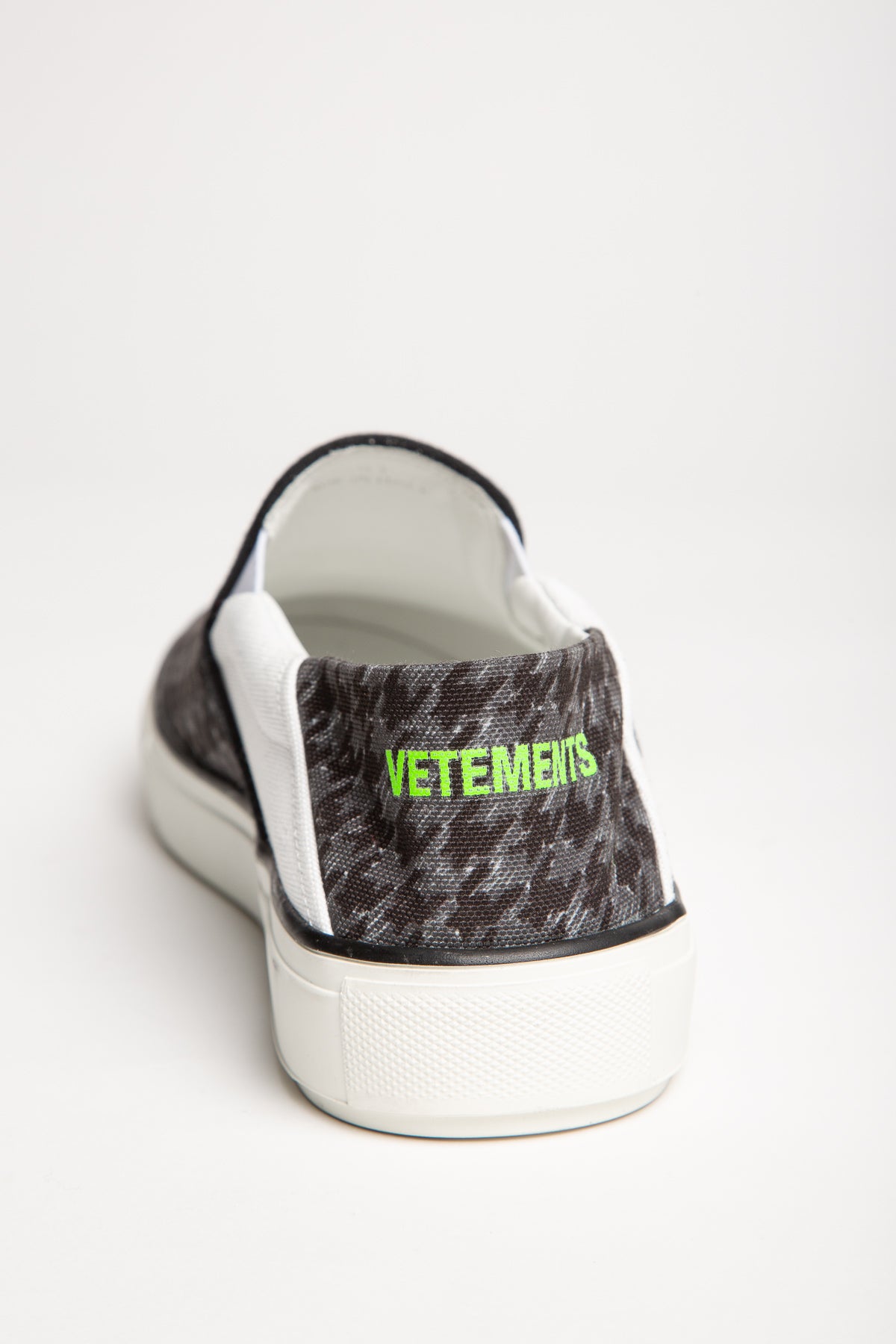 Vetements hot sale slip ons