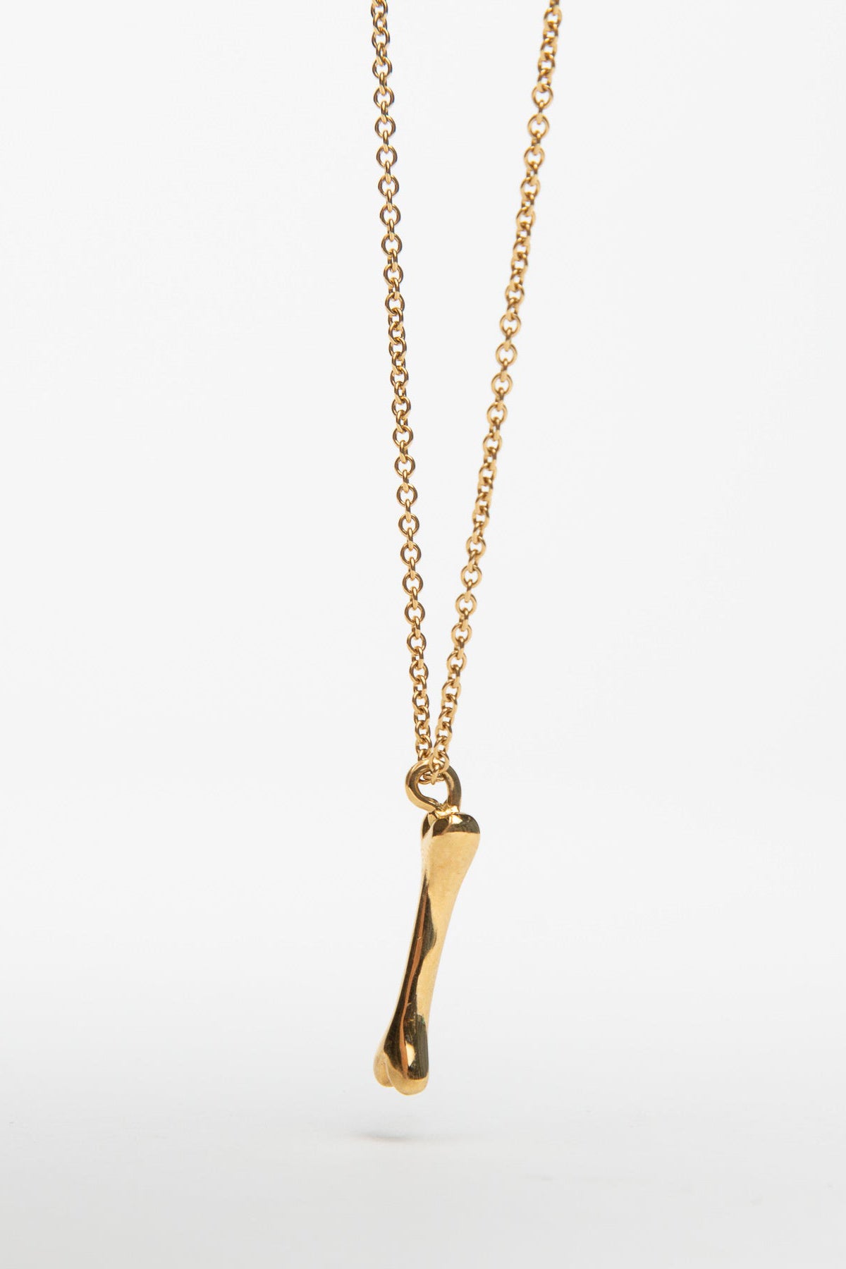 SARAH JANE WILDE | GOLD DOG BONE NECKLACE