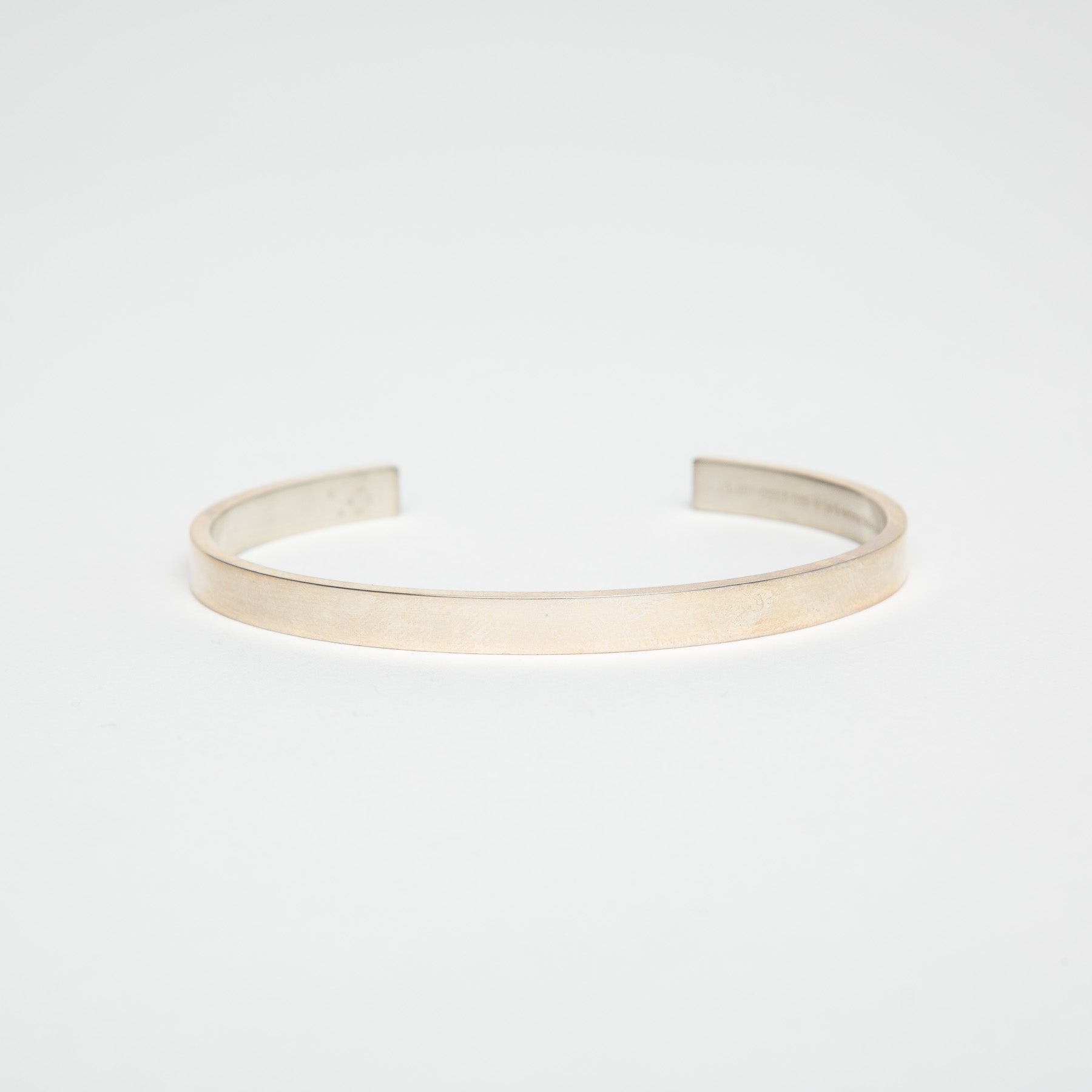 LE GRAMME | 15G POLISHED SILVER RIBBON CUFF BRACELET – MAXFIELD LA