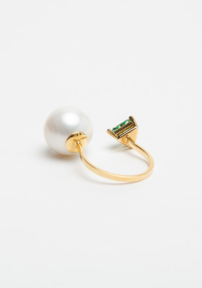 DELFINA DELETTREZ | GREEN TOPAZ & PEARL RING