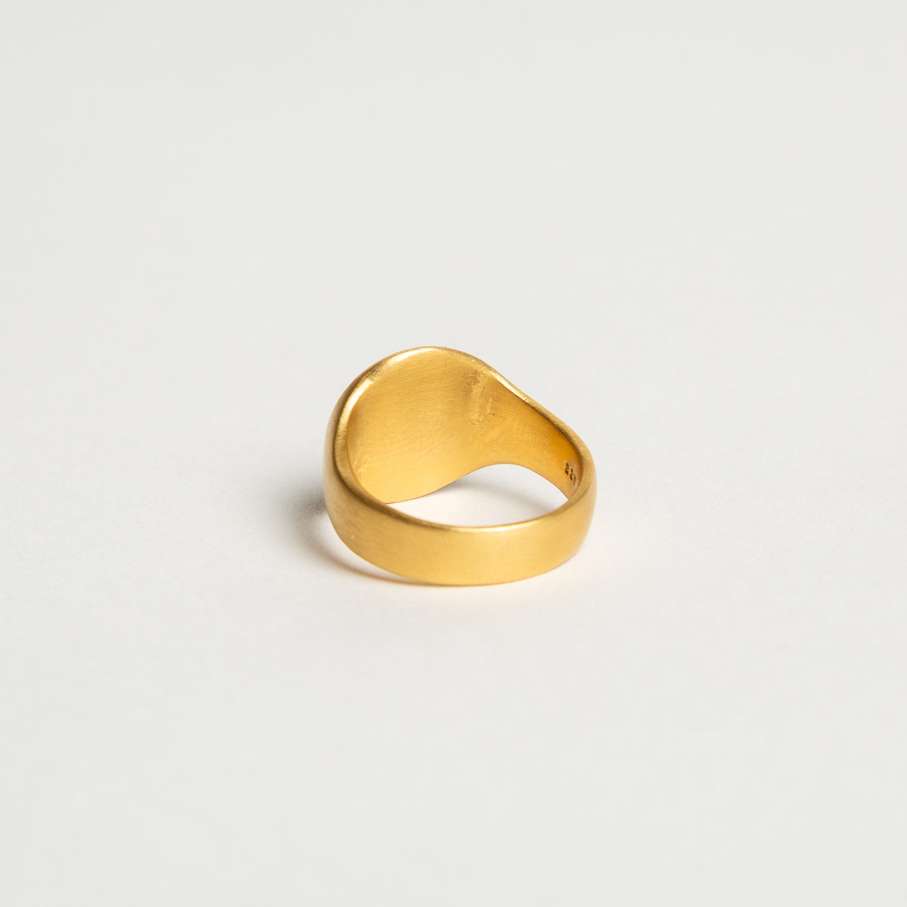 ELI HALILI | ROUND GOLD PINKY RING – MAXFIELD LA