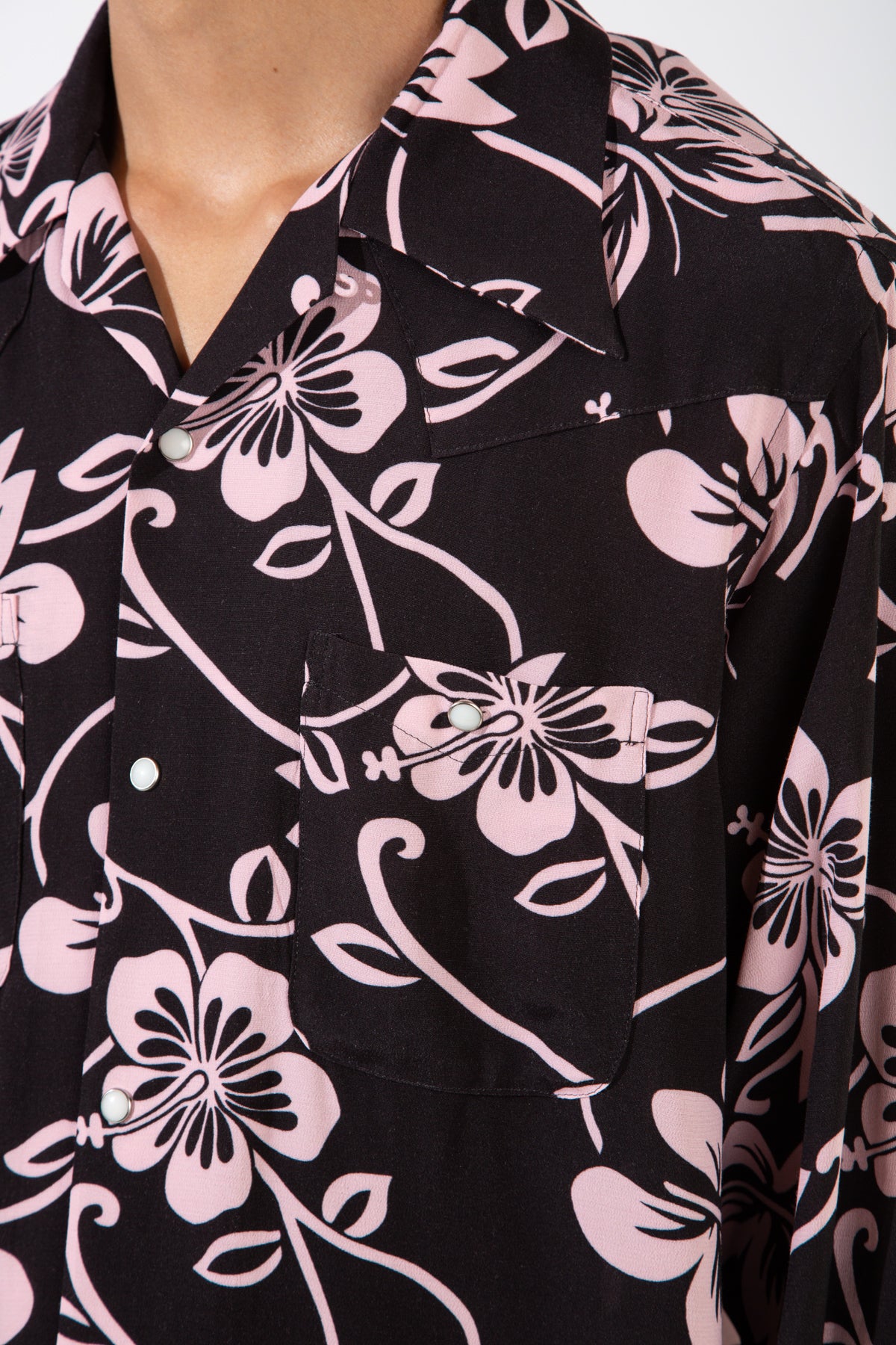 NEEDLES X MAXFIELD | HIBISCUS FLOWER PRINT COWBOY SHIRT