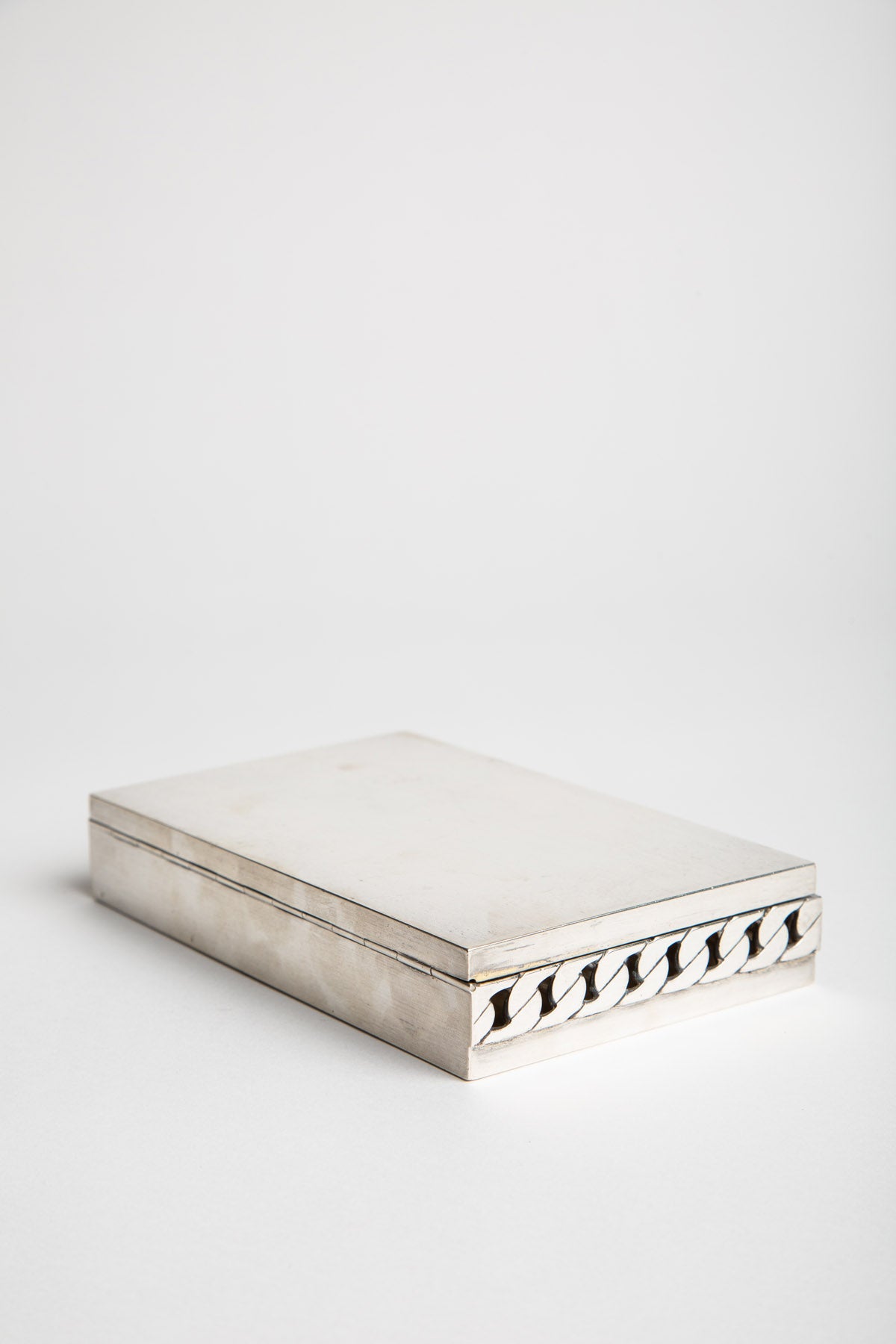 GUCCI | VINTAGE STERLING SILVER BOX WITH CHAIN MOTIF